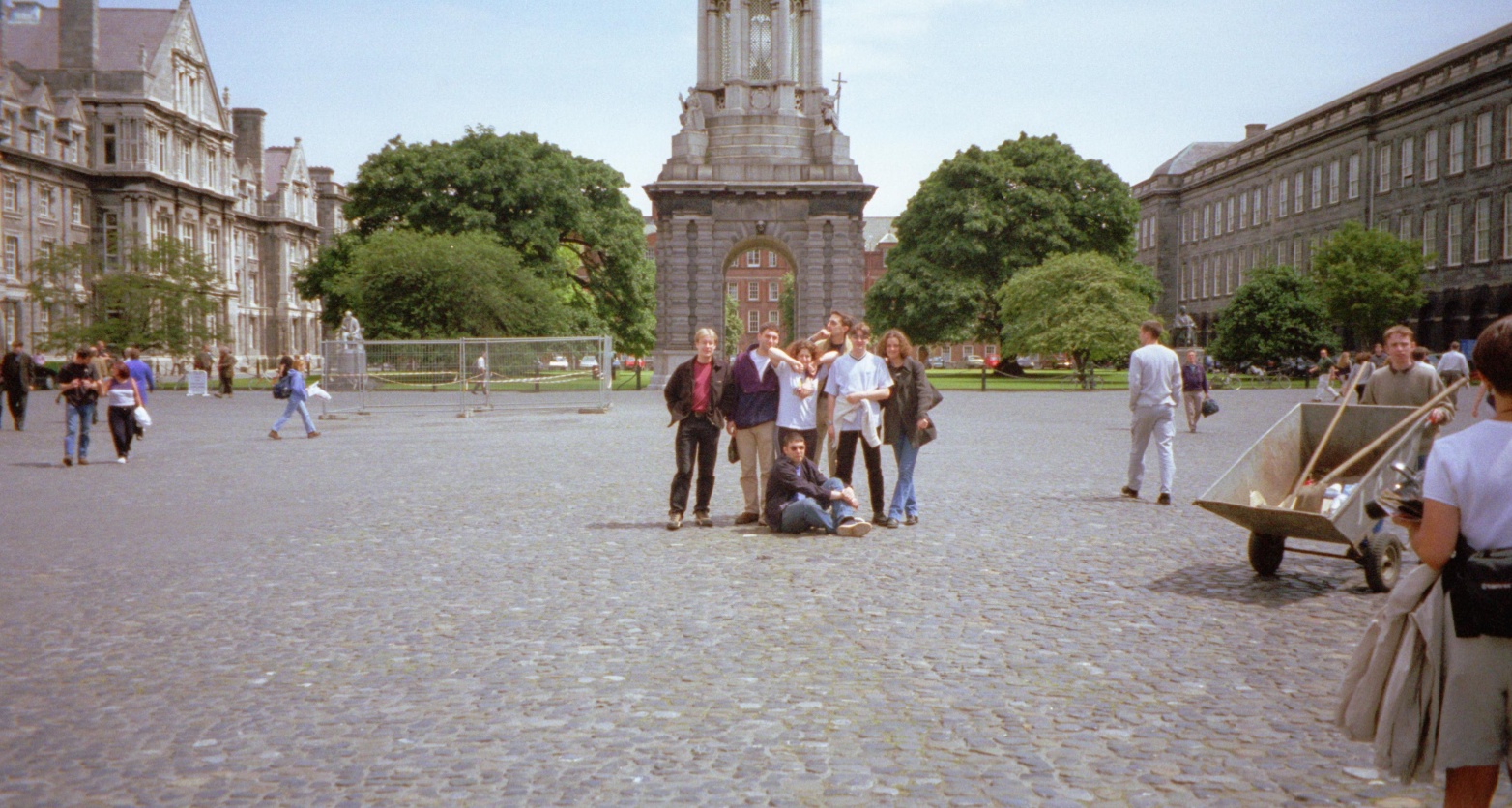 Group photo on Dublin University grounds