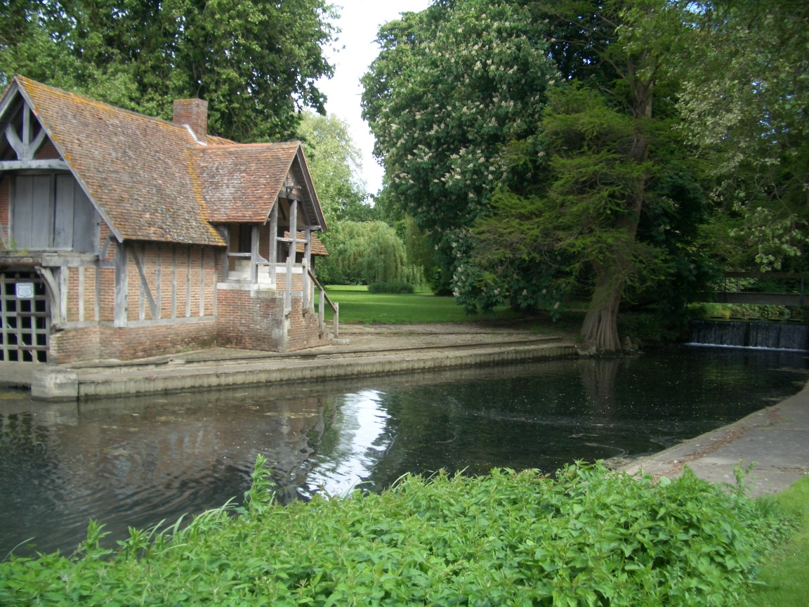 Carmel College: Boat House