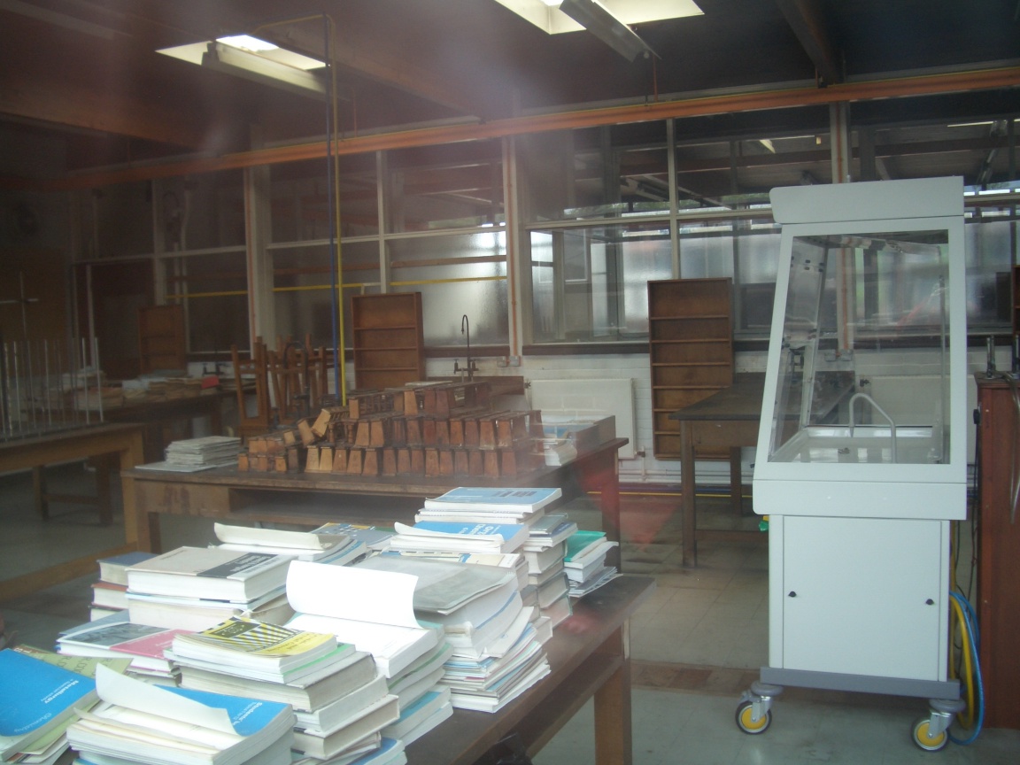 Carmel College: Chemistry Labs